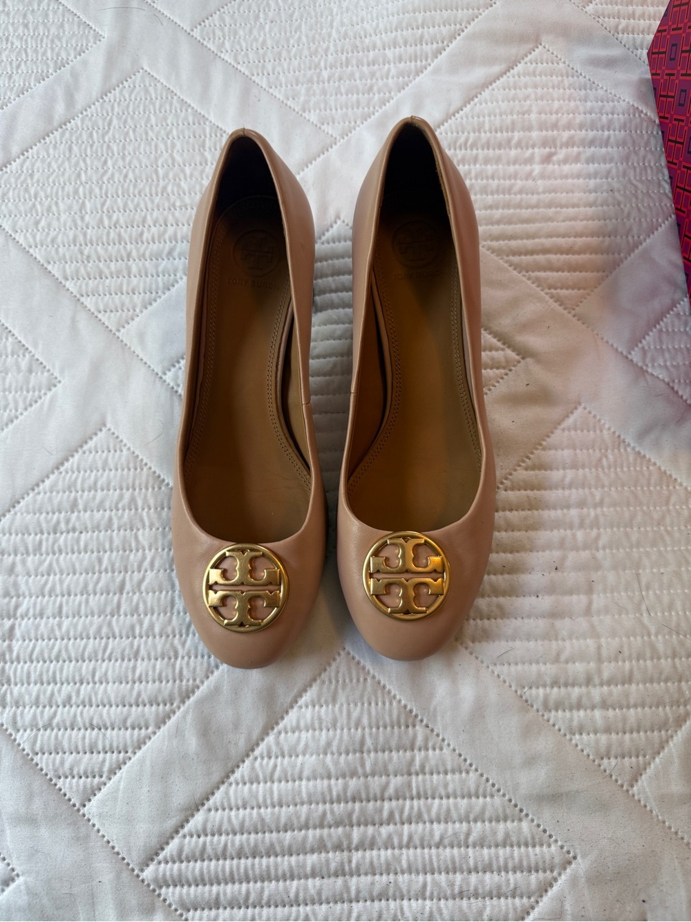 Tory Burch Tan Leather Logo Chelsea 50mm Pump